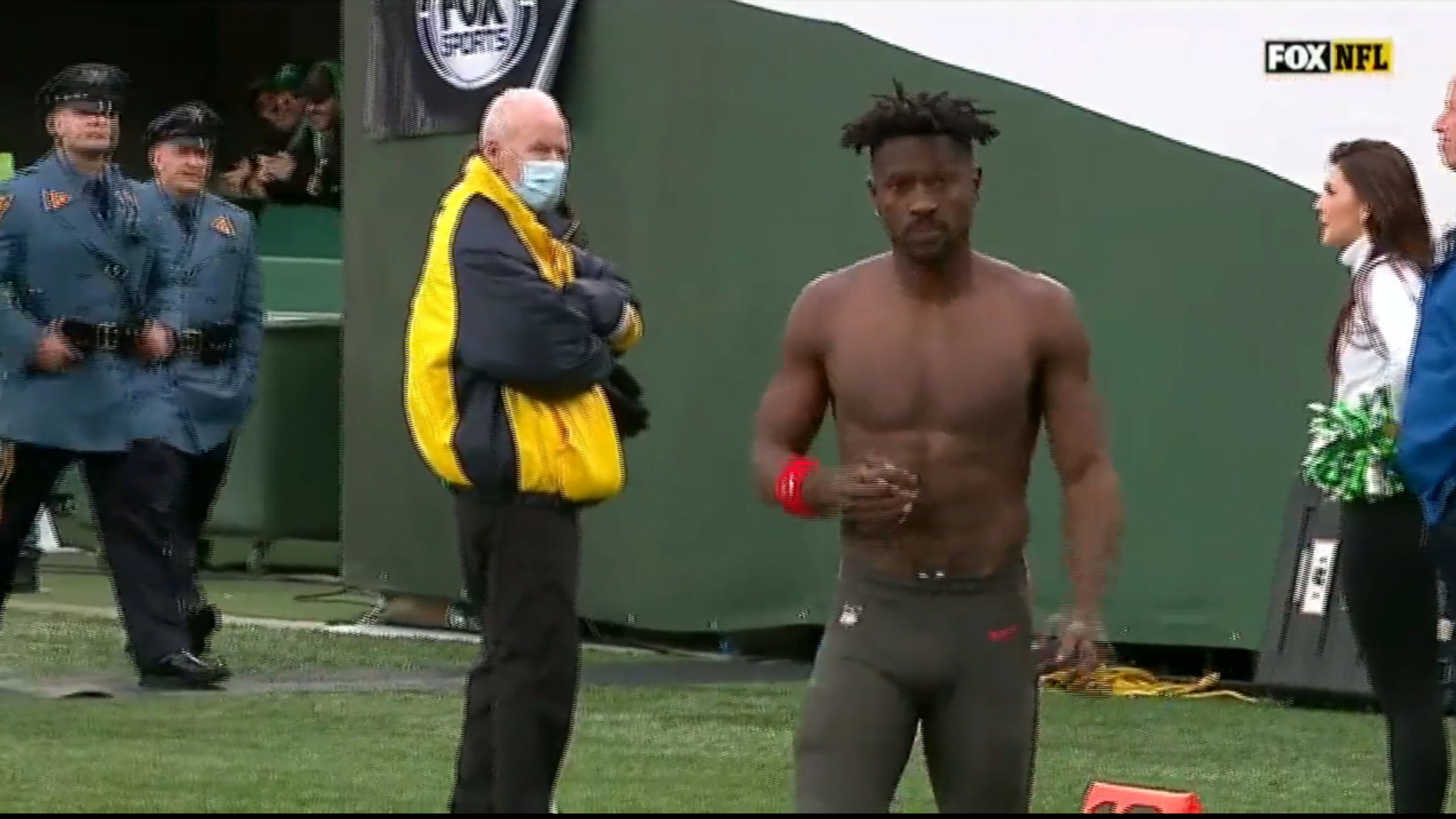 Tampa Fires Dwts Antonio Brown After Running Off Field Shirtless