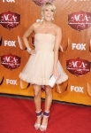 LAS VEGAS, NV - DECEMBER 05: Singer Carrie Underwood arrives at the American Country Awards 2011 at the MGM Grand Garden Arena on December 5, 2011 in Las Vegas, Nevada. (Photo by Frazer Harrison/Getty Images) *** Local Caption *** Carrie Underwood;