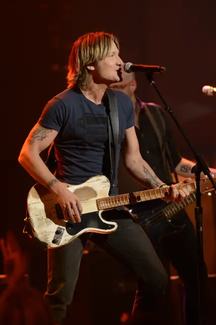 AMERICAN IDOL: Keith Urban performs on AMERICAN IDOL airing Thursday, March 28 (8:00-9:00 PM ET/PT) on FOX.