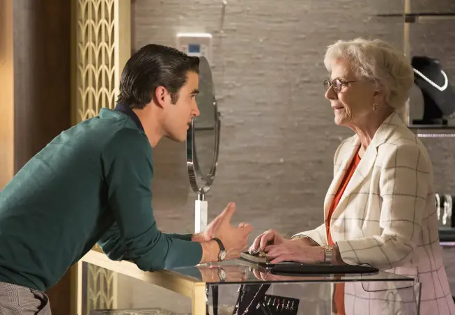 GLEE: Guest star Patty Duke (R) helps Blaine (Darren Criss, L) shop for a ring in the "All Or Nothing" season finale episode of GLEE airing Thursday, May 9 (9:00-10:00 PM ET/PT) on FOX. ©2013 Fox Broadcasting Co. CR: Jennifer Clasen/FOX