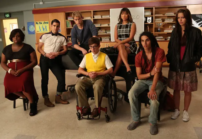GLEE: The glee club gets its new song assignment in the "Britney 2.0" episode of GLEE airing Thursday, Sept. 20 (9:00-10:00 PM ET/PT) on FOX. Pict ured L-R: Alex Newell,  Darren Chris, Chord Overstreet, Kevin McHale, Jenna Ushkowitz, Samuel Larsen and Melissa Benoist. ©2012 Fox Broadcasting Co. Cr: Adam Rose/FOX
