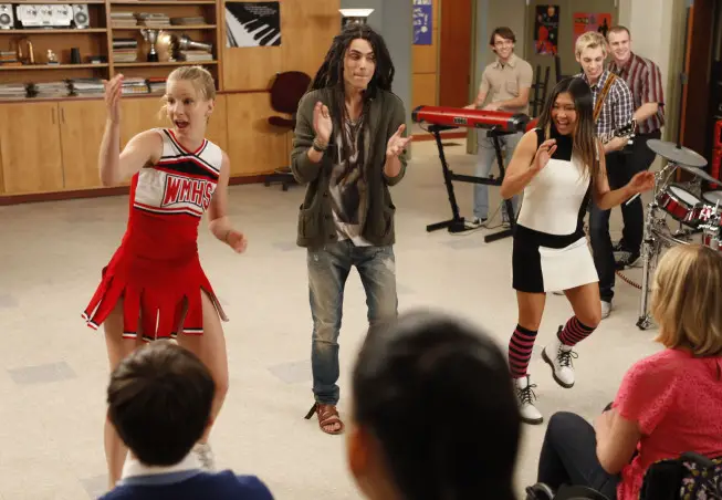 GLEE: Brittany (Heather Morris, L), Joe (guest star Samuel Larsen, C) and Tina (Jenna Ushkowitz, R) perform in the "Dance With Somebody" episode of GLEE airing Tuesday, April 24 (8:00-9:00 PM ET/PT) on FOX. ©2012 Fox Broadcasting Co. Cr: Beth Dubber/FOX