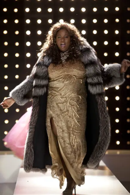 GLEE: Unique (Alex Newell) dresses up for