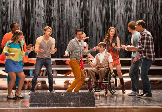 GLEE: The Glee club performs in the "Lights Out" episode of GLEE airing Thursday, April 25 (9:00-10:00 PM ET/PT) on FOX. Â©2013 Fox Broadcasting Co. Pictured L-R: Alex Newell, Jenna Ushkowitz, Chord Overstreet, Darren Criss, Becca Tobin, Kevin McHale, Melissa Benoist, Blake Jenner and Jacob Artist. CR: Eddy Chen/FOX