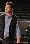 GLEE: Will (Matthew Morrison, R) enlists the members of New Directions to 'unplug" and perform acoustic numbers in the "Lights Out" episode of GLEE airing Thursday, April 25 (9:00-10:00 PM ET/PT) on FOX. Â©2013 Fox Broadcasting Co. CR: Eddy Chen/FOX