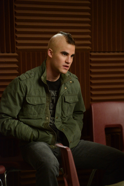GLEE: Tina bumps her head and sees Blaine (Darren Criss) as Puck in the first hour of a special two-hour "Props/Nationals" episode of GLEE airing Tuesday, May 15 (8:00-10:00 PM ET/PT) on FOX. ©2012 Fox Broadcasting Co. Cr: Mike Yarish/FOX