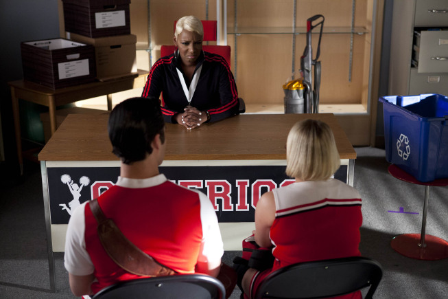 GLEE: Nene Leakes guest-stars (C) in the "Sweet Dreams" episode of GLEE airing Thursday, April 18 (9:00-10:00 PM ET/PT) on FOX. ©2013 Fox Broadcasting Co. Also Pictured Darren Criss and Lauren Potter. Cr: Adam Rose/FOX