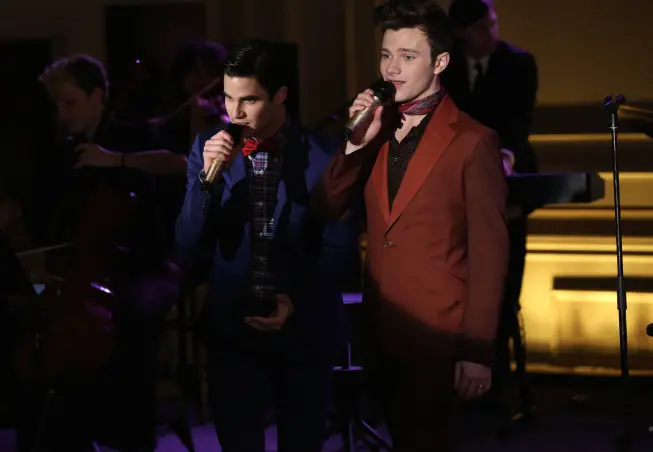 GLEE: Blaine (Darren Criss, L) and Kurt (Chris Colfer, R) perform in the "Back-Up Plan" episode of GLEE airing Tuesday, April 29 (8:00-9:00 PM ET/PT) on FOX. ©2014 Fox Broadcasting Co. CR: Tyler Golden/FOX