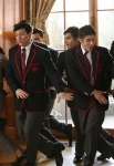 GLEE: Blaine (Darren Criss, L) performs with the Warblers in