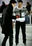 glee-klaine-nycskate-08