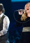 grammy2013-kellyclarkson-3