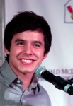 NEW YORK, NY - NOVEMBER 08: David Archuleta performs during the 2011 "Make A Difference" benefit concert at the Ronald McDonald House on November 8, 2011 in New York City. (Photo by Steven A Henry/WireImage)