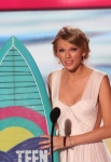 TEEN CHOICE 2012: Choice Female Artist Taylor Swift during the TEEN CHOICE 2012, airing LIVE Sunday, July 22 (8:00-10:00 PM ET live/PT tape-delayed) on FOX at the Gibson Amphitheater, Universal City, CA. CR: Michael Yarish/FOX