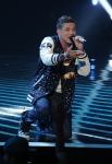 THE X FACTOR: Top 7 Performance: Chris Rene performs in front of the judges on THE X FACTOR airing on Wednesday, Nov. 30 (8:00-9:30 PM ET/PT) on FOX. CR: Ray Mickshaw / FOX.