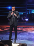 AMERICAN IDOL: Host Ryan Seacrest opens the AMERICAN IDOL Finale airing Thursday, April 7 (8:00-10:06 PM ET Live/PT tape-delayed) on FOX. © 2016 FOX Broadcasting Co. Cr: Ray Mickshaw/FOX