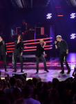 AMERICAN IDOL: Kara DioGuardi performs during the AMERICAN IDOL Finale airing Thursday, April 7 (8:00-10:06 PM ET Live/PT tape-delayed) on FOX. © 2016 FOX Broadcasting Co. Cr: Ray Mickshaw/FOX
