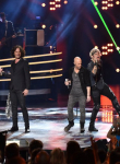 AMERICAN IDOL: American Idols return to perform during the AMERICAN IDOL Finale airing Thursday, April 7 (8:00-10:06 PM ET Live/PT tape-delayed) on FOX. © 2016 FOX Broadcasting Co. Cr: Ray Mickshaw/FOX