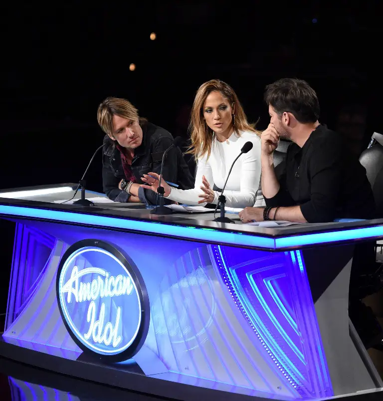AMERICAN IDOL: L-R: Keith Urban, Jennifer Lopez and Harry Connick, Jr. in the “Hollywood Round #2” episode of AMERICAN IDOL airing Thursday, Jan. 28 (8:00-10:00 PM ET/PT) on FOX. © 2016 FOX Broadcasting Co. Cr: Michael Becker / FOX.