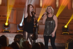 AMERICAN IDOL: L-R: Contestant Amelia Eisenhauer with Kellie Pickler in the “Showcase #4: Judges Vote” episode of AMERICAN IDOL airing Thursday, Feb. 18 (8:00-10:00 PM ET/PT) on FOX. © 2016 FOX Broadcasting Co. Cr: Ray Mickshaw / FOX.