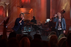 AMERICAN IDOL: Contestant Dalton Rapattoni and Chris Daughtry in the “Showcase #4: Judges Vote” episode of AMERICAN IDOL airing Thursday, Feb. 18 (8:00-10:00 PM ET/PT) on FOX. © 2016 FOX Broadcasting Co. Cr: Ray Mickshaw / FOX.