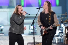 AMERICAN IDOL: Season 13 winner Caleb Johnson with contestant James VIII in the†???Showcase #1: 1st 12 Performances??? episode of AMERICAN IDOL airing Wednesday, Feb. 10 (8:00-9:01 PM ET/PT) on FOX. Cr: Michael Becker / FOX. © 2016 FOX Broadcasting Co.