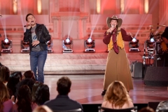 AMERICAN IDOL: Season 10 winner Scotty McCreery with contestant Jeneve Rose in the†???Showcase #1: 1st 12 Performances??? episode of AMERICAN IDOL airing Wednesday, Feb. 10 (8:00-9:01 PM ET/PT) on FOX. Cr: Michael Becker / FOX. © 2016 FOX Broadcasting Co.