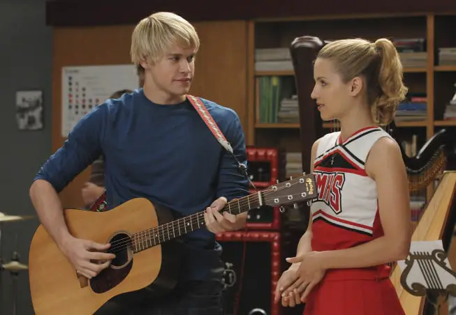 GLEE: Sam (Chord Overstreet, L) and Quinn (Dianna Agron, R) perform a duet in the "Duets" episode of GLEE airing Tuesday, Oct. 12 (8:00-9:00 PM ET/PT) on FOX. ©2010 Fox Broadcasting Co. CR: Michael Yarish/FOX