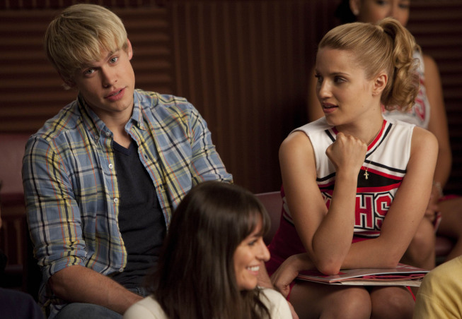 GLEE: Sam (Chord Overstreet, L) and Quinn (Dianna Agron, R) discuss the class assignment in the "Never Been Kissed" episode of GLEE airing Tuesday, Nov. 9 (8:00-9:01 PM ET/PT) on FOX. ©2010 Fox Broadcasting Co. CR: Adam Rose/FOX