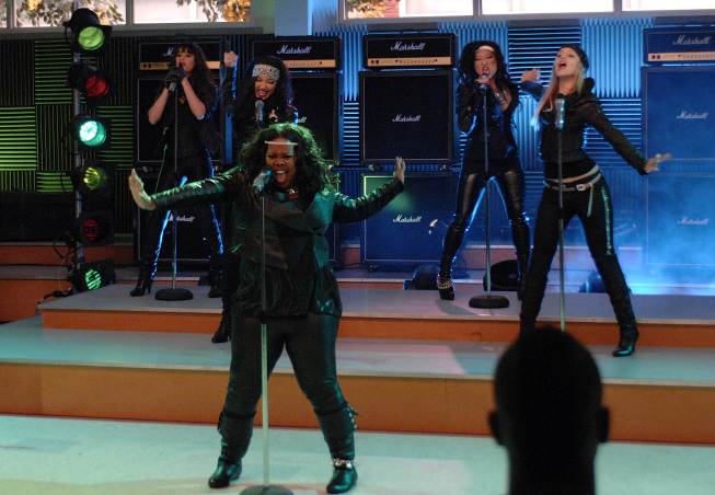 GLEE: L-R: Rachel (Lea Michele), Santana (Naya Rivera), Mercedes (Amber Riley), Tina (Jenna Ushkowitz) and Quinn (Dianna Agron) perform in the "Never Been Kissed" episode of GLEE airing Tuesday, Nov. 9 (8:00-9:01 PM ET/PT) on FOX. ©2010 Fox Broadcasting Co. CR: Ron Eisenberg/FOX