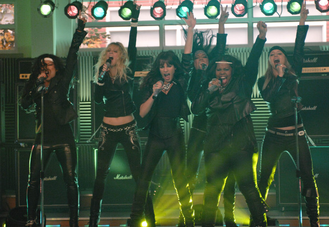 GLEE: L-R: Tina (Jenna Ushkowitz), Brittany (Heather Morris), Rachel (Lea Michele), Santana (Naya Rivera), Mercedes (Amber Riley) and Quinn (Dianna Agron) perform in the "Never Been Kissed" episode of GLEE airing Tuesday, Nov. 9 (8:00-9:01 PM ET/PT) on FOX. ©2010 Fox Broadcasting Co. CR: Ron Eisenberg/FOX