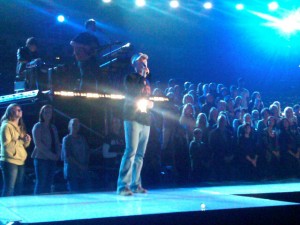 Scotty rehearses for 2011 CMA Awards-1