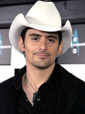 Brad Paisley Set To Join ABC's Upcoming Competition Show 'Rising Star'!