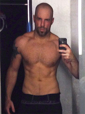 chris-daughtry-300