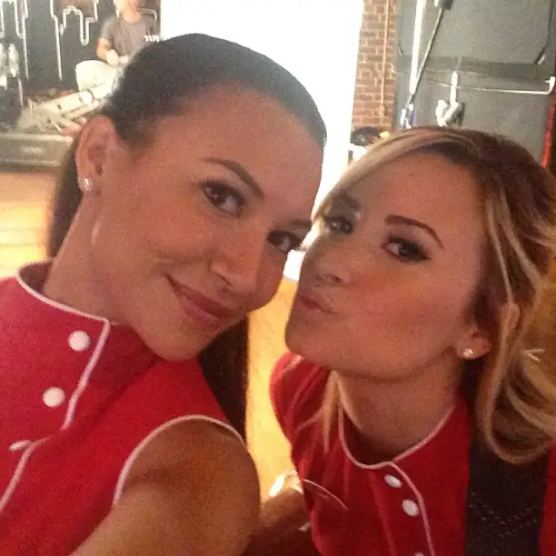 Naya Rivera and Demi Lovato on the Set of Glee