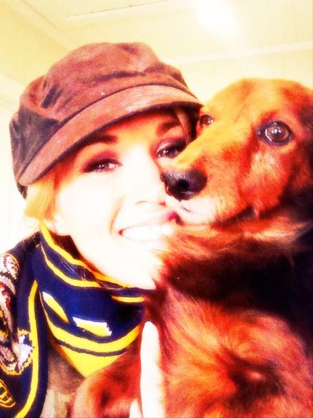 carrieunderwood-puppies1