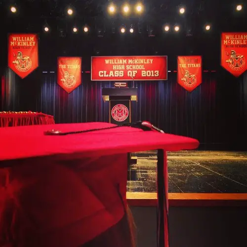 glee-newdirections-grad-3