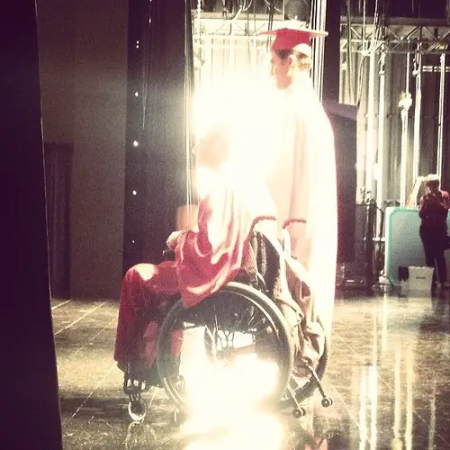 glee-newdirections-grad-4