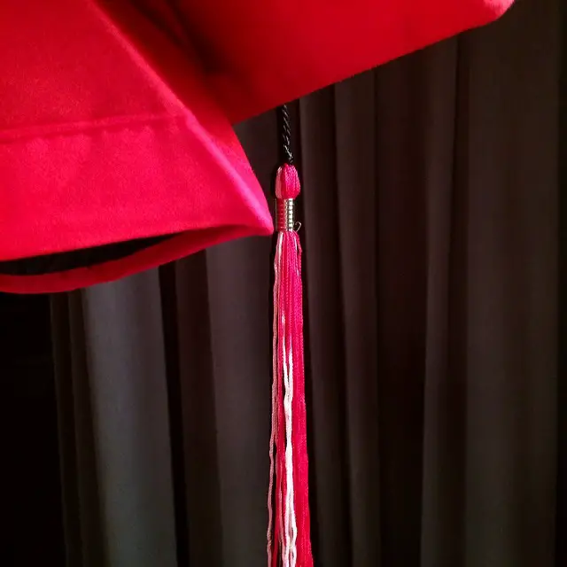 glee-newdirections-grad-8