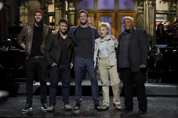 Chris Hemsworth Skits Saturday Night Live
