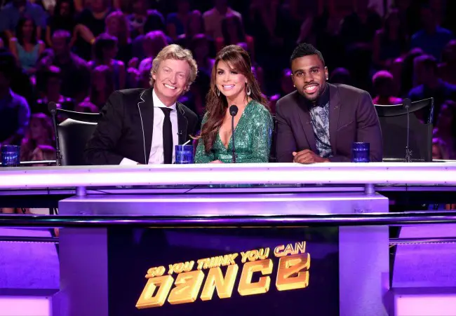 JUDGES: SO YOU THINK YOU CAN DANCE: L-R: Resident judges Nigel Lythgoe, Paula Abdul and Jason Derulo on SO YOU THINK YOU CAN DANCE airing Monday, September 7 (8:00-10:00 PM ET live/PT tape delayed) on FOX. ©2015 FOX Broadcasting Co. Cr: Michael Becker