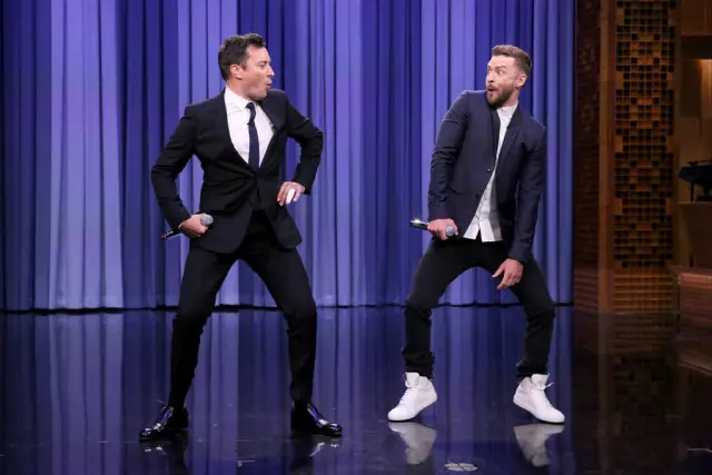 THE TONIGHT SHOW STARRING JIMMY FALLON -- Episode 0325 -- Pictured: (l-r) Host Jimmy Fallon and singer Justin Timberlake perform History of Rap 6 on September 9, 2015 -- (Photo by: Douglas Gorenstein/NBC)