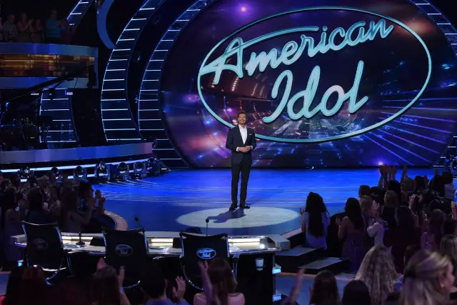 AMERICAN IDOL: Ryan Seacrest in the “Wildcard Night: Judges Pick” episode of AMERICAN IDOL airing Wednesday, Feb. 24 (8:00-9:01 PM ET/PT) on FOX. © 2016 Fox Broadcasting Co. Cr: Ray Mickshaw / FOX.