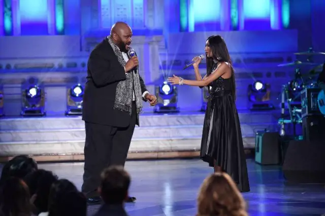 AMERICAN IDOL: Season 2 winner Ruben Studdard with contestant Stephany Negrete in the “Showcase #1: 1st 12 Performances” episode of AMERICAN IDOL airing Wednesday, Feb. 10 (8:00-9:01 PM ET/PT) on FOX. Cr: Michael Becker / FOX. © 2016 FOX Broadcasting Co.