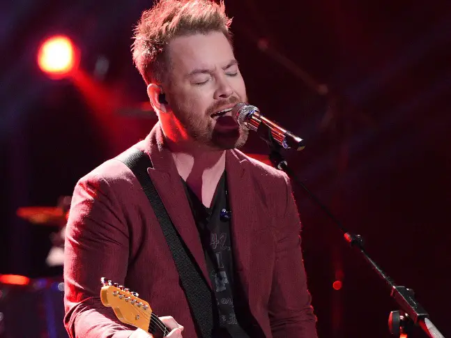 AMERICAN IDOL: Top 4: David Cook performs on AMERICAN IDOL airing Thursday, March 24 (8:00-10:00 PM ET/PT) on FOX. © 2016 FOX Broadcasting Co. Cr: Michael Becker/ FOX. This image is embargoed until Thursday, March 24,10:00PM PT / 1:00AM ET