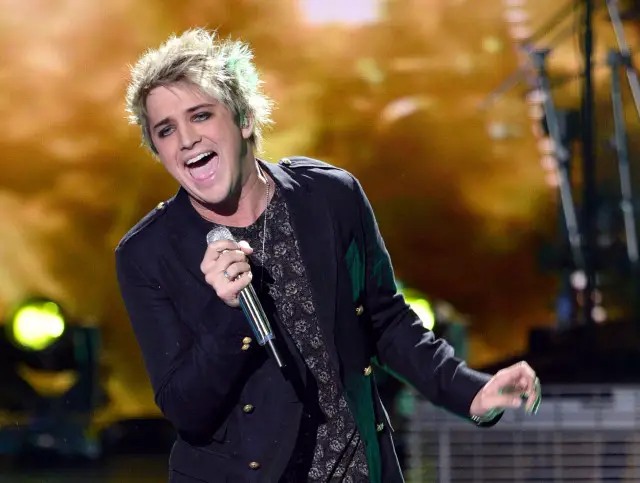 AMERICAN IDOL: Top 3 Revealed: Contestant Dalton Rapattoni performs on AMERICAN IDOL airing Thursday, March 31 (8:00-10:00 PM ET/PT) on FOX. © 2016 FOX Broadcasting Co. Cr: Michael Becker/ FOX. This image is embargoed until Thursday, March 31,10:00PM PT / 1:00AM ET