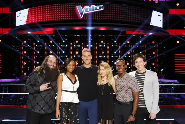 THE VOICE -- "Knockout Rounds" -- Pictured: (l-r) Laith Al-Saadi, Shalyah Fearing, Adam Levine, Caroline Burns, Brian Nhira, Owen Danoff -- (Photo by: Trae Patton/NBC)