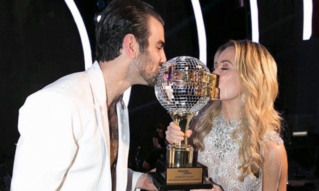 Nyle DiMarco and Peta Murgatroyd Dancing with the Stars Winner