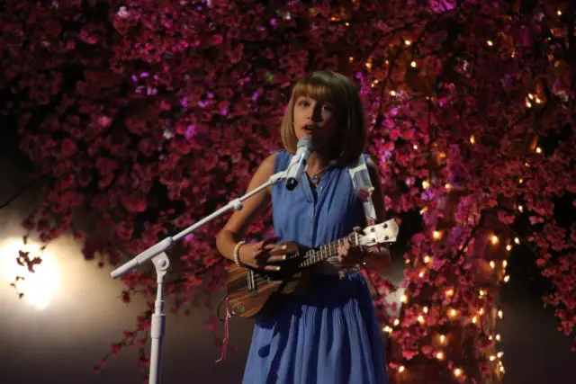 AMERICA'S GOT TALENT -- "Live Show 3" Episode: 1116 -- Pictured: Grace VanderWaal -- (Photo by: Vivian Zink/NBC)