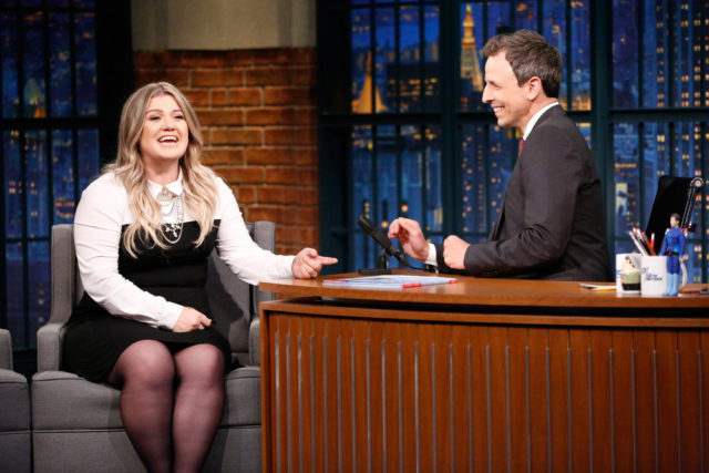 LATE NIGHT WITH SETH MEYERS -- Episode 430 -- Pictured: (l-r) Musician Kelly Clarkson during an interview with host Seth Meyers on October 4, 2016 -- (Photo by: Lloyd Bishop/NBC)
