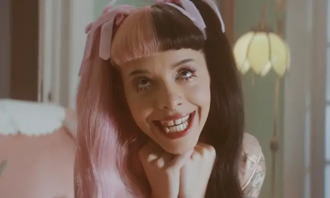 melaniemartinez-crybabymilkperfume